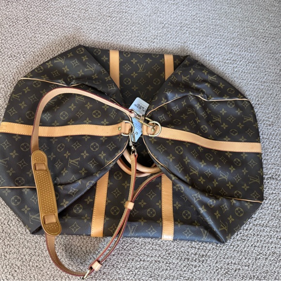 Louis Vuitton keepal bandolier (monogram) - Picture 2 of 16